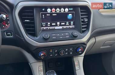 Внедорожник / Кроссовер GMC Acadia 2016 в 