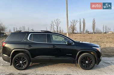 Внедорожник / Кроссовер GMC Acadia 2018 в 