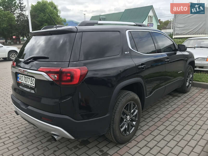 Внедорожник / Кроссовер GMC Acadia 2016 в Сваляве