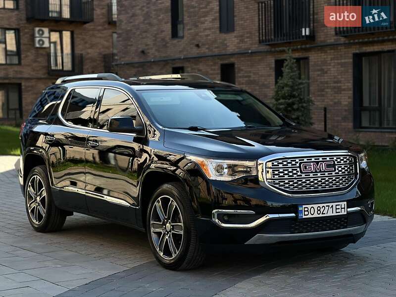 Позашляховик / Кросовер GMC Acadia 2016 в 