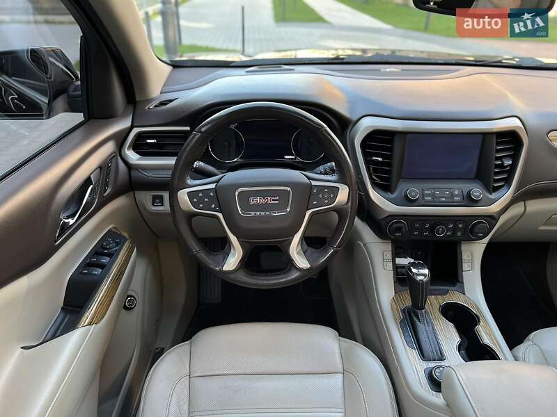 Позашляховик / Кросовер GMC Acadia 2016 в Тернополі