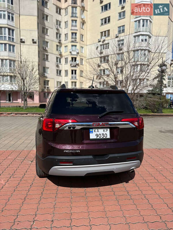 Внедорожник / Кроссовер GMC Acadia 2016 в Киеве