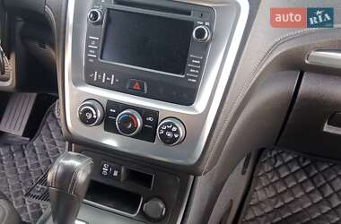 Внедорожник / Кроссовер GMC Acadia 2013 в 