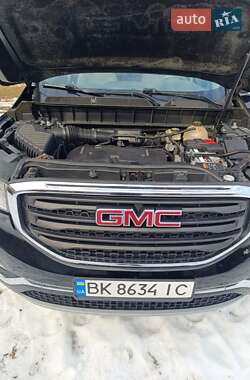 Внедорожник / Кроссовер GMC Acadia 2017 в 