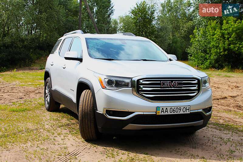 Позашляховик / Кросовер GMC Acadia 2017 в Києві