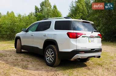 Позашляховик / Кросовер GMC Acadia 2017 в 