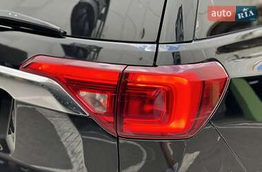 Позашляховик / Кросовер GMC Acadia 2016 в 