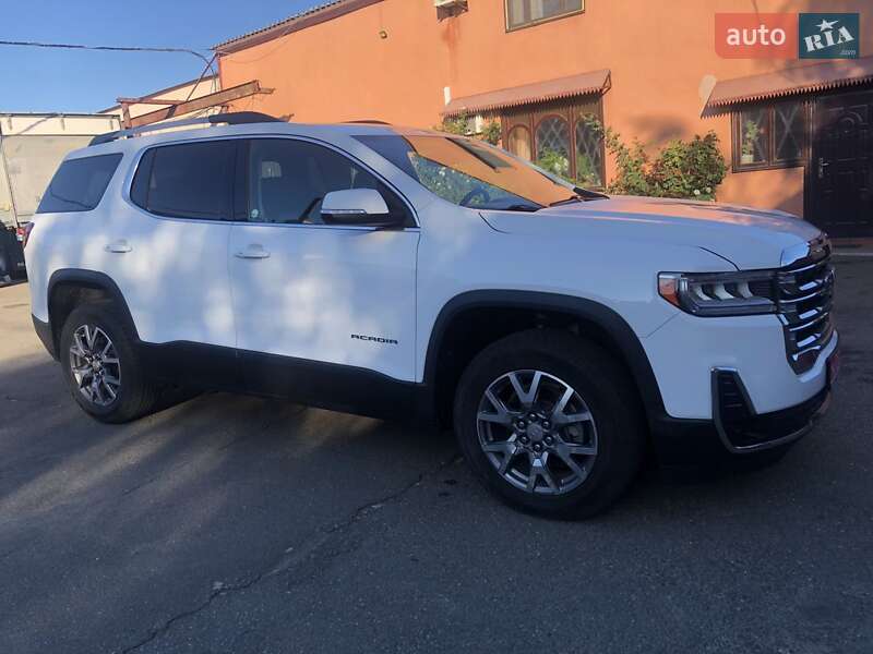 Внедорожник / Кроссовер GMC Acadia 2021 в 