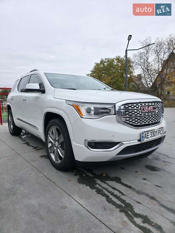 Внедорожник / Кроссовер GMC Acadia 2017 в Новомосковске фото 3 Внедорожник / Кроссовер GMC Acadia 2017 в Новомосковске