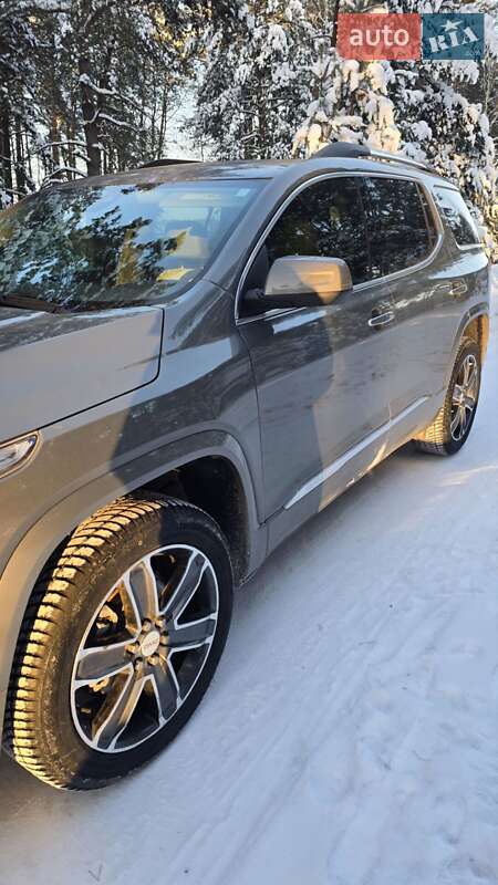 Внедорожник / Кроссовер GMC Acadia 2018 в Ровно