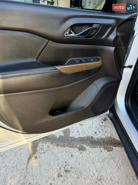 Внедорожник / Кроссовер GMC Acadia 2017 в Василькове