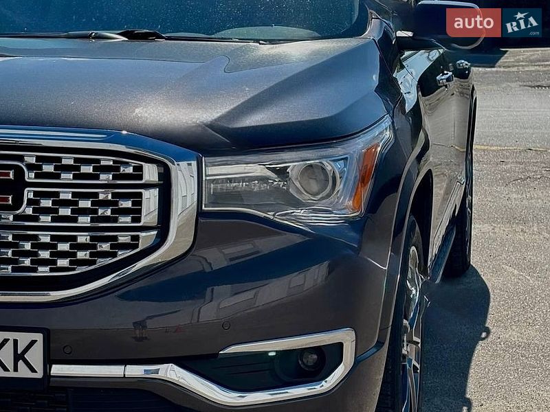 Позашляховик / Кросовер GMC Acadia 2017 в Києві