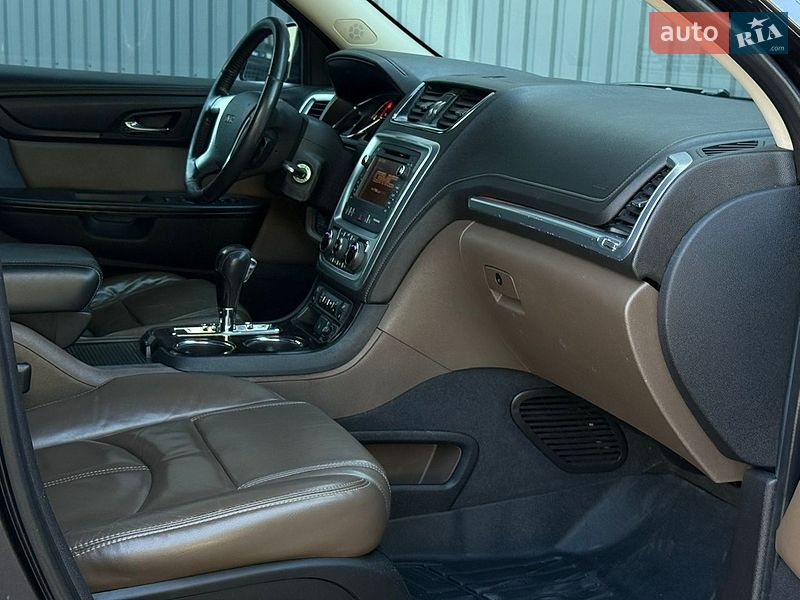 Внедорожник / Кроссовер GMC Acadia 2014 в Николаеве