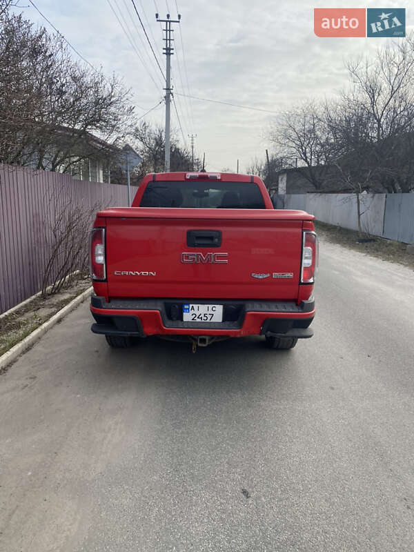 Пікап GMC Canyon 2014 в Бучі