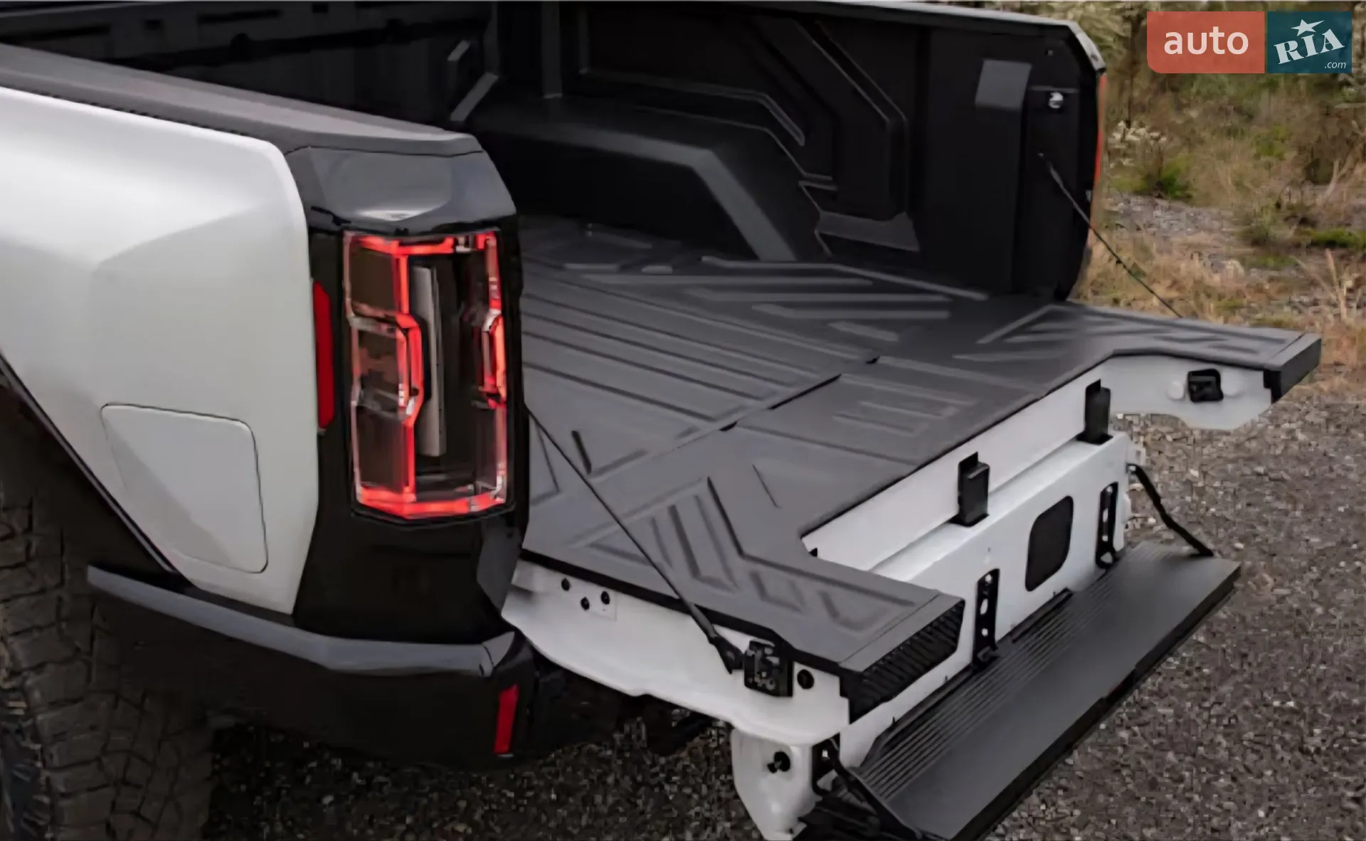2023 GMC Hummer EV - мініатюра 2