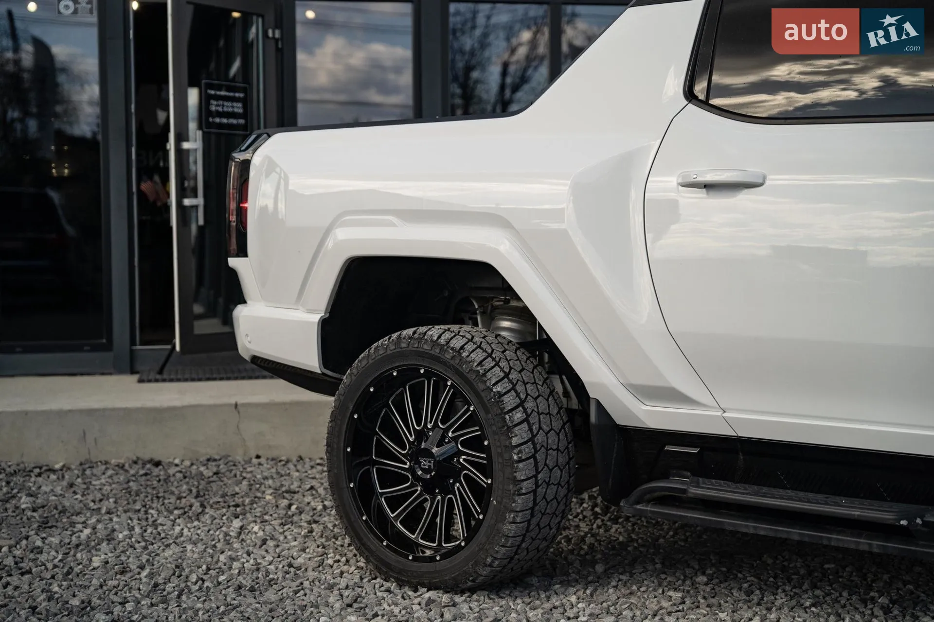2023 GMC Hummer EV - мініатюра 10