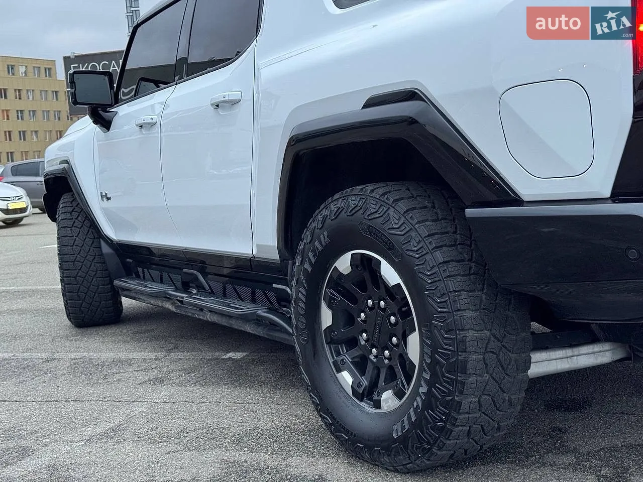 2024 GMC Hummer EV - мініатюра 16