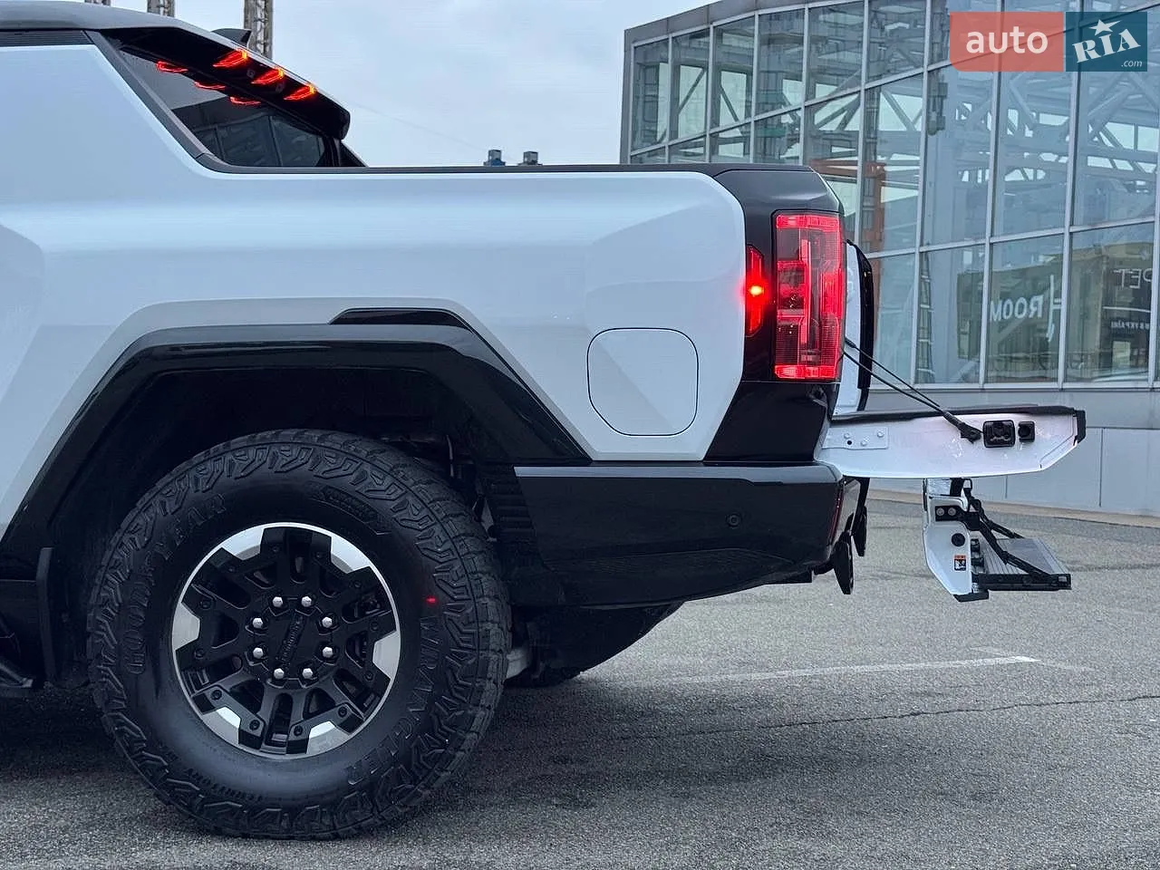 2024 GMC Hummer EV - мініатюра 28
