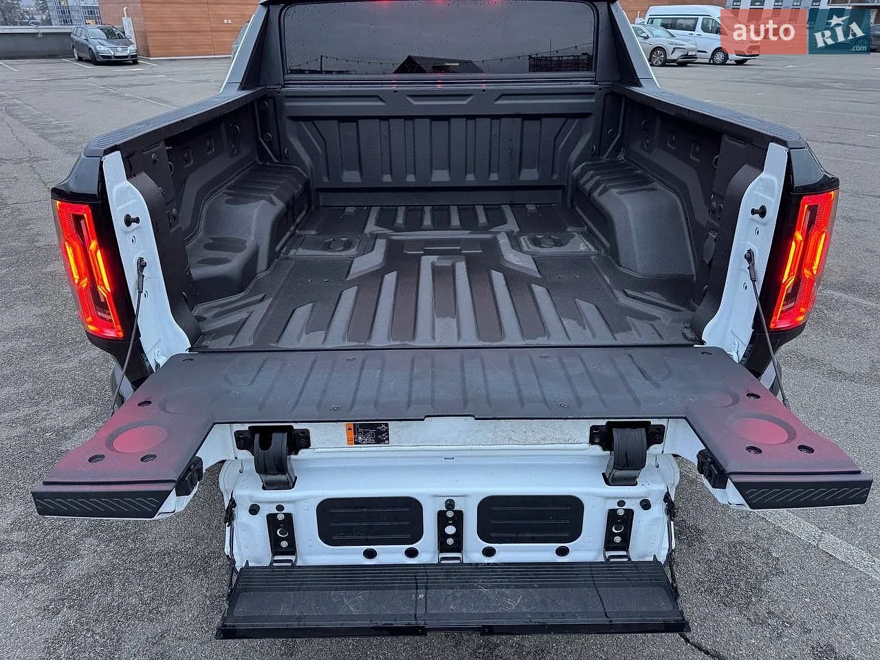 2024 GMC Hummer EV - мініатюра 30