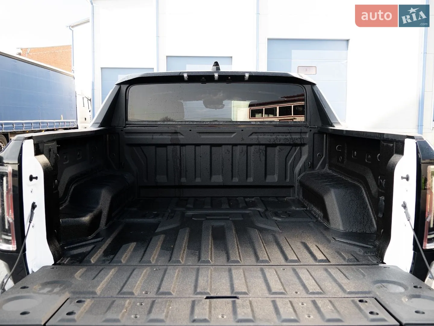 2024 GMC Hummer EV - мініатюра 10