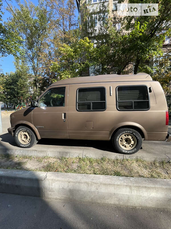 Минивэн GMC Safari 1995 в Киеве