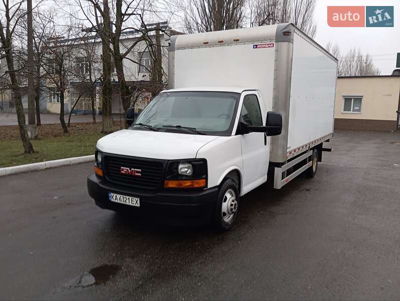 Вантажний фургон GMC Savana 2018 в Києві