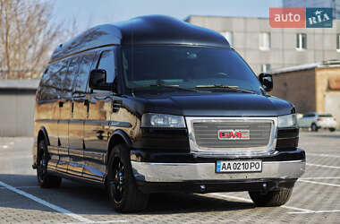 Минивэн GMC Savana 2010 в Киеве