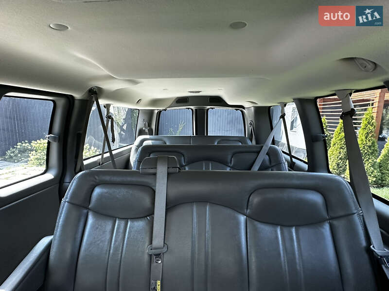 Мінівен GMC Savana 2005 в Києві