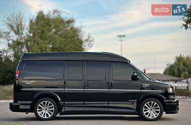 Минивэн GMC Savana 2020 в 
