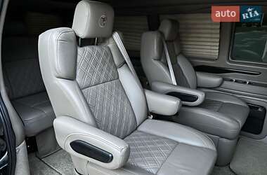 Минивэн GMC Savana 2020 в 