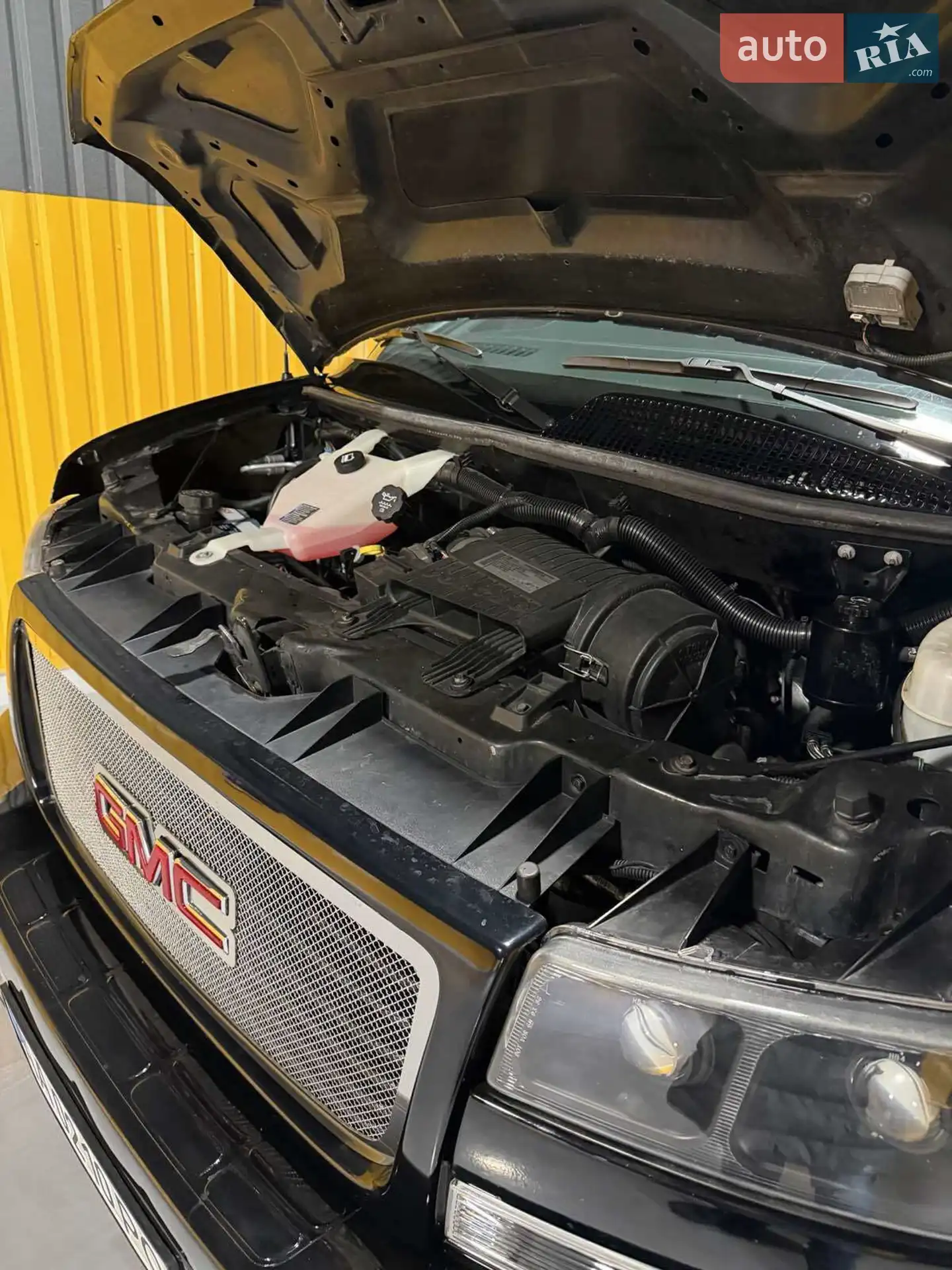 2010 GMC Savana - мініатюра 12