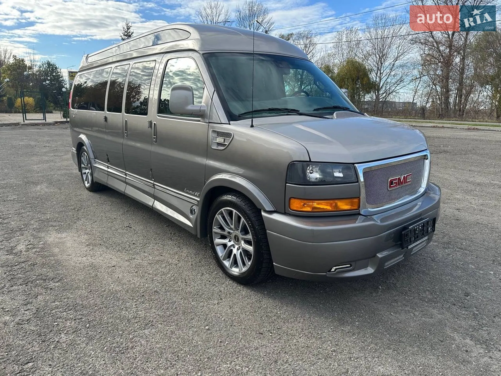 2020 GMC Savana - мініатюра 2