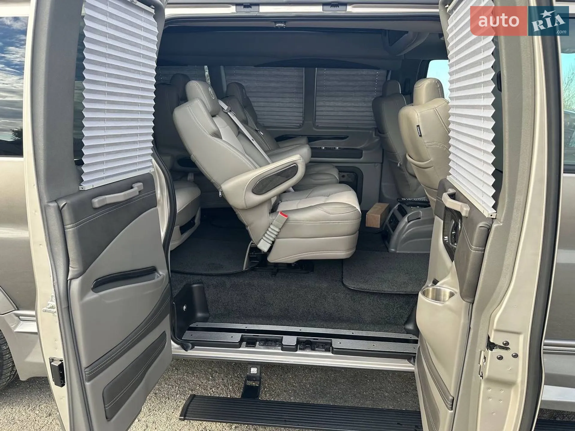 2020 GMC Savana - мініатюра 24