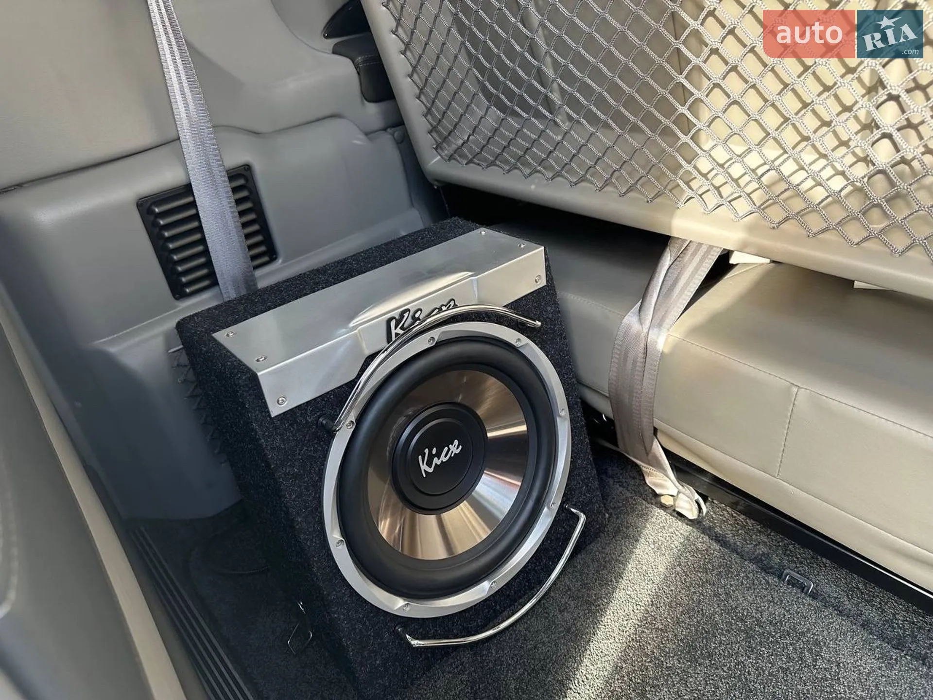 2020 GMC Savana - мініатюра 48
