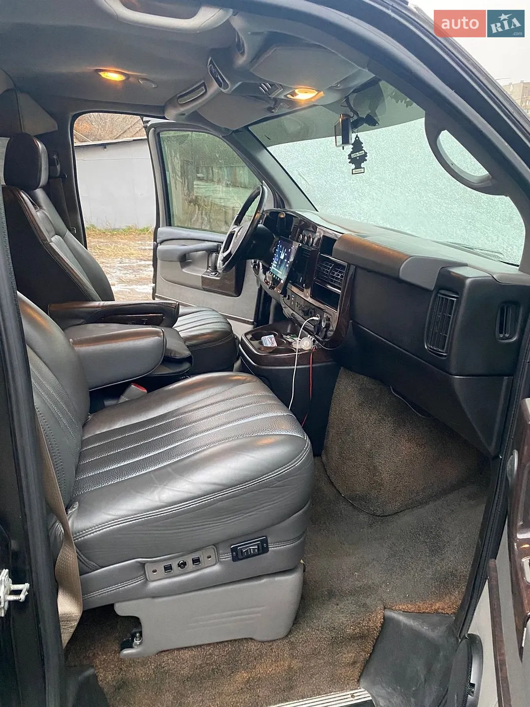 2013 GMC Savana - мініатюра 7
