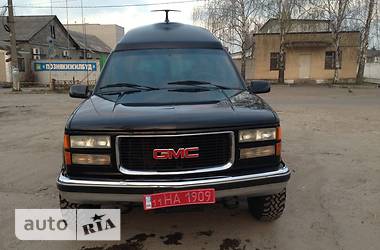 Внедорожник / Кроссовер GMC Suburban 1996 в 