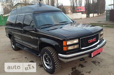 Внедорожник / Кроссовер GMC Suburban 1996 в 