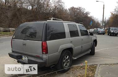 Внедорожник / Кроссовер GMC Yukon 1999 в 