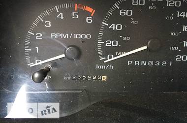 Внедорожник / Кроссовер GMC Yukon 1999 в 