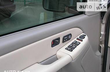 Внедорожник / Кроссовер GMC Yukon 2000 в 