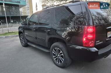 Внедорожник / Кроссовер GMC Yukon 2006 в 