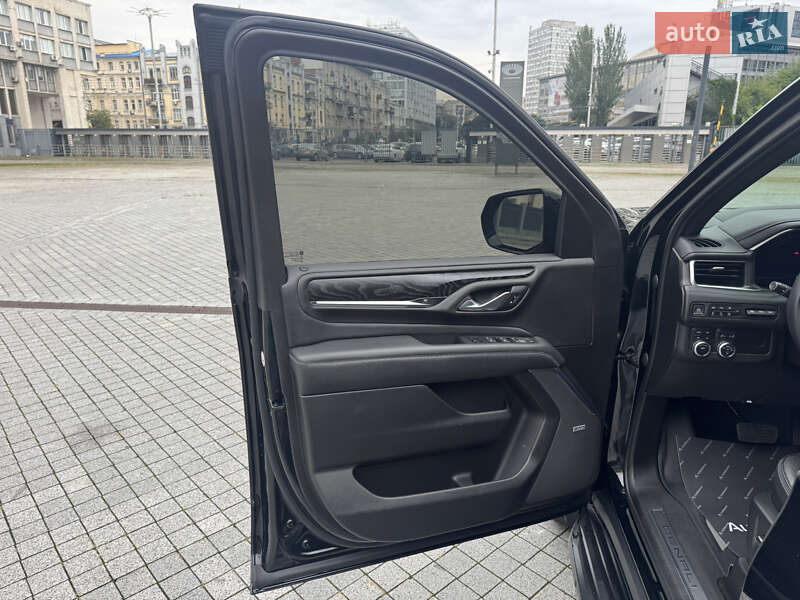 Внедорожник / Кроссовер GMC Yukon 2022 в Киеве