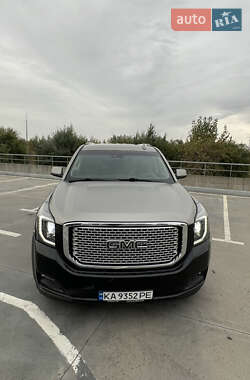 Внедорожник / Кроссовер GMC Yukon 2017 в 