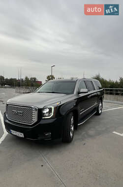 Внедорожник / Кроссовер GMC Yukon 2017 в 