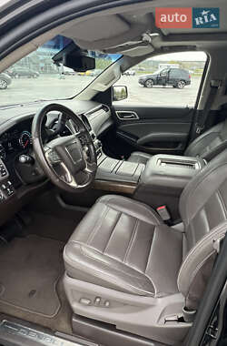 Внедорожник / Кроссовер GMC Yukon 2017 в 