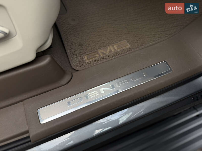 Внедорожник / Кроссовер GMC Yukon 2021 в Львове