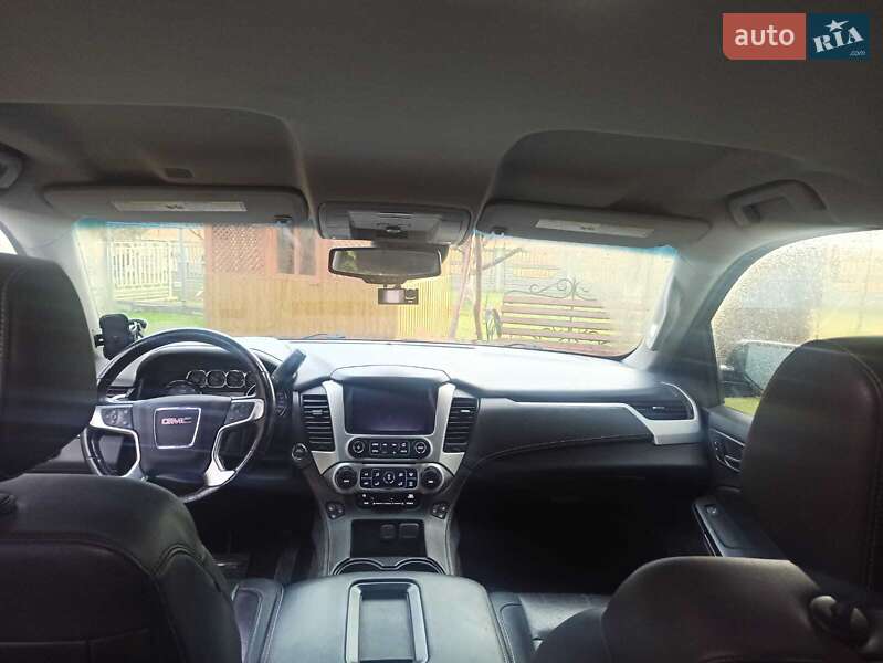 Позашляховик / Кросовер GMC Yukon 2017 в Стрию