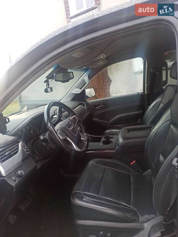 Позашляховик / Кросовер GMC Yukon 2017 в Стрию