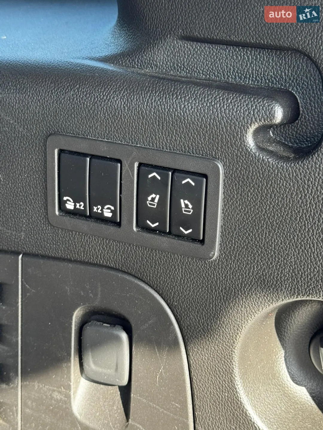 2015 GMC Yukon - мініатюра 40