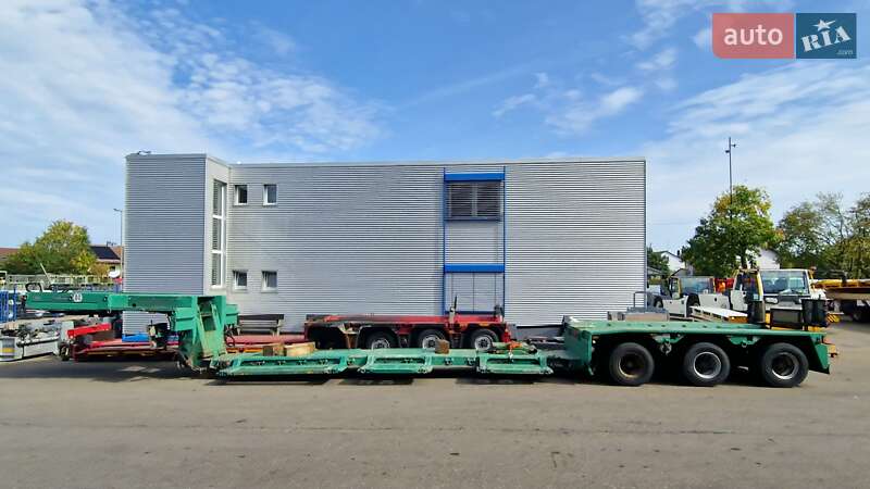 Низкорамна платформа Goldhofer STZ 2008 в Києві